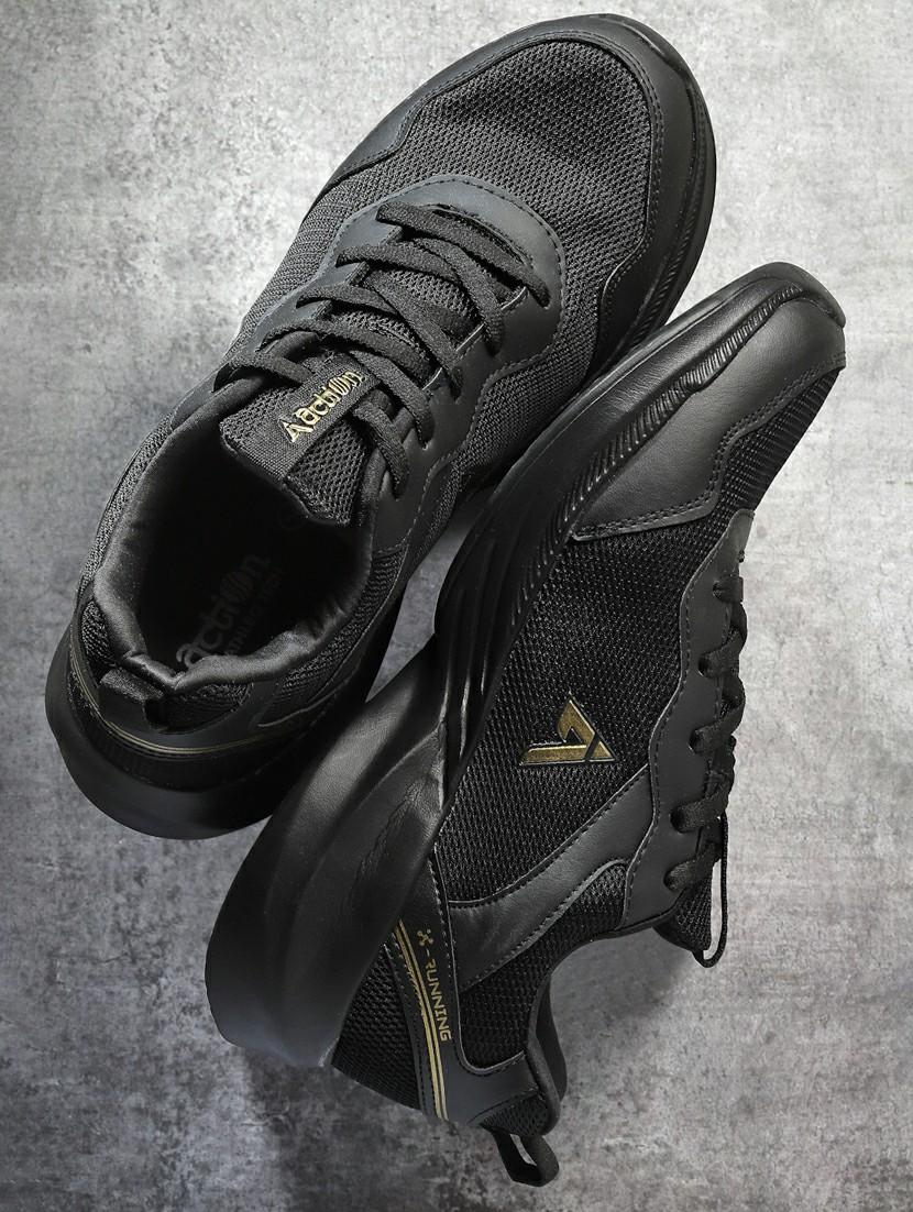 men lace up sports shoes - 21460773 - Zoom Image - 0