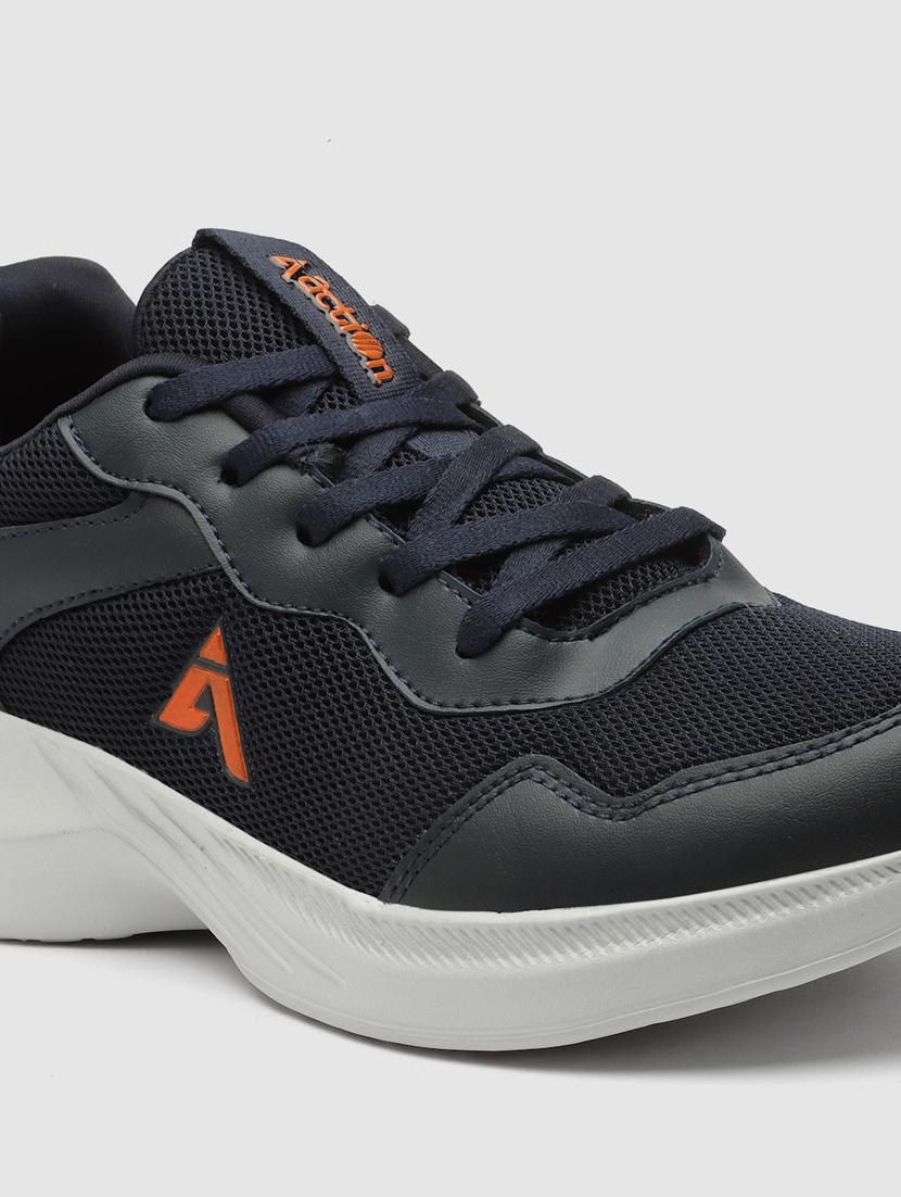 men lace up sports shoes - 21460774 - Standard Image - 5