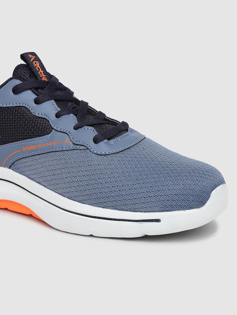 men lace up sports shoes - 21460777 - Standard Image - 5
