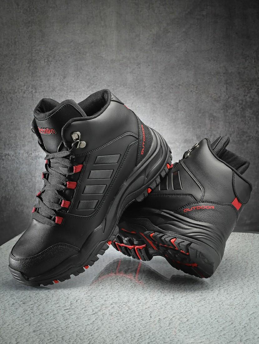 men lace up sports shoes - 21460786 -  Zoom Image - 0