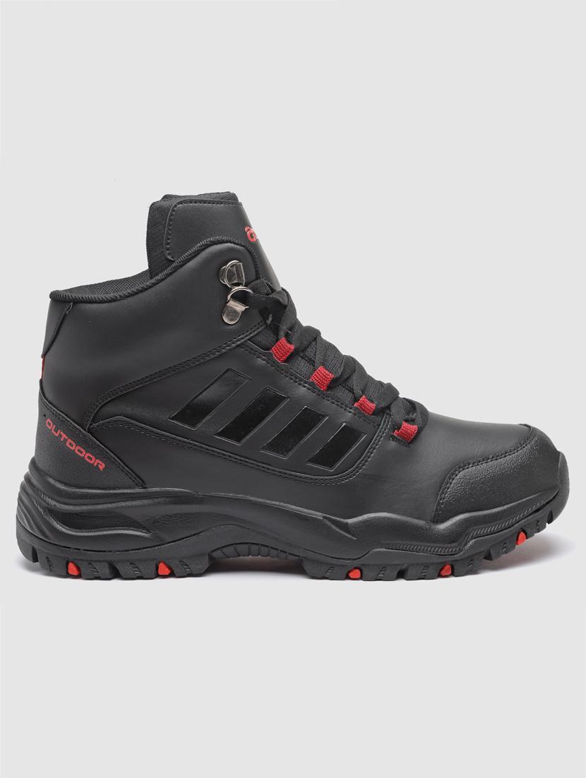men lace up sports shoes - 21460786 - Standard Image - 3