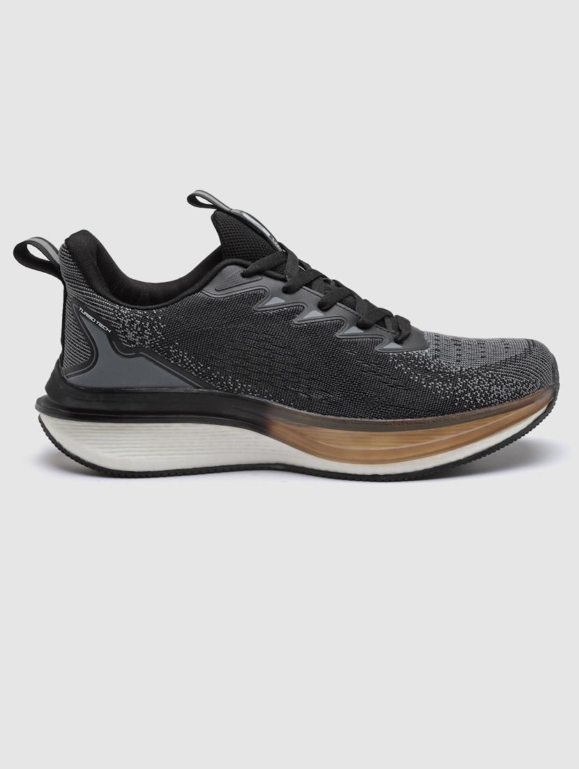 men lace up sports shoes - 21460797 - Standard Image - 3