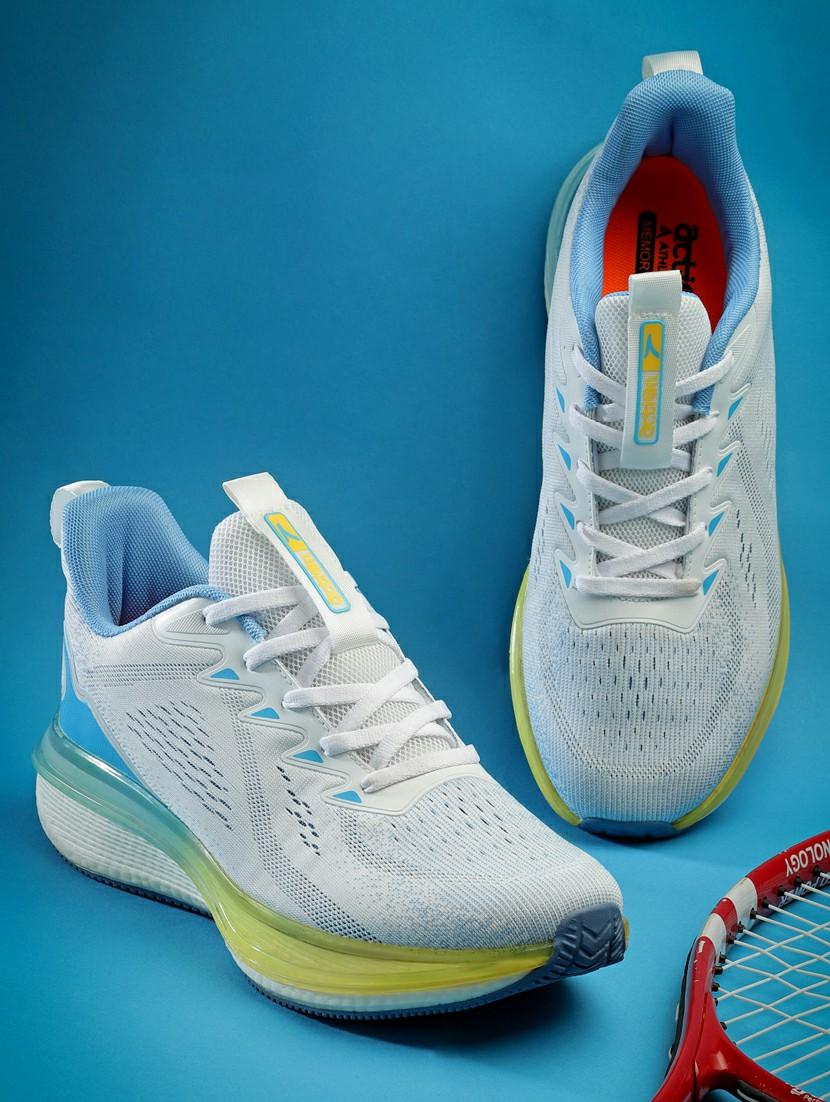 men lace up sports shoes - 21460798 - Zoom Image - 0