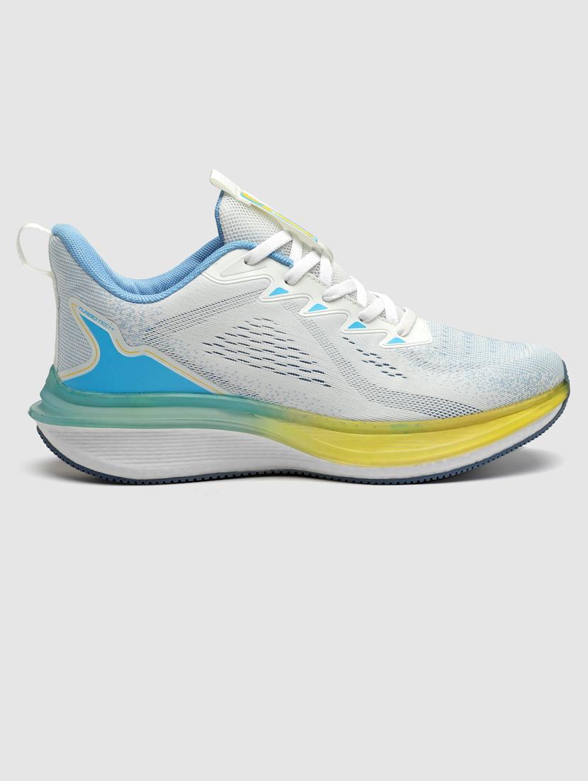 men lace up sports shoes - 21460798 - Standard Image - 3