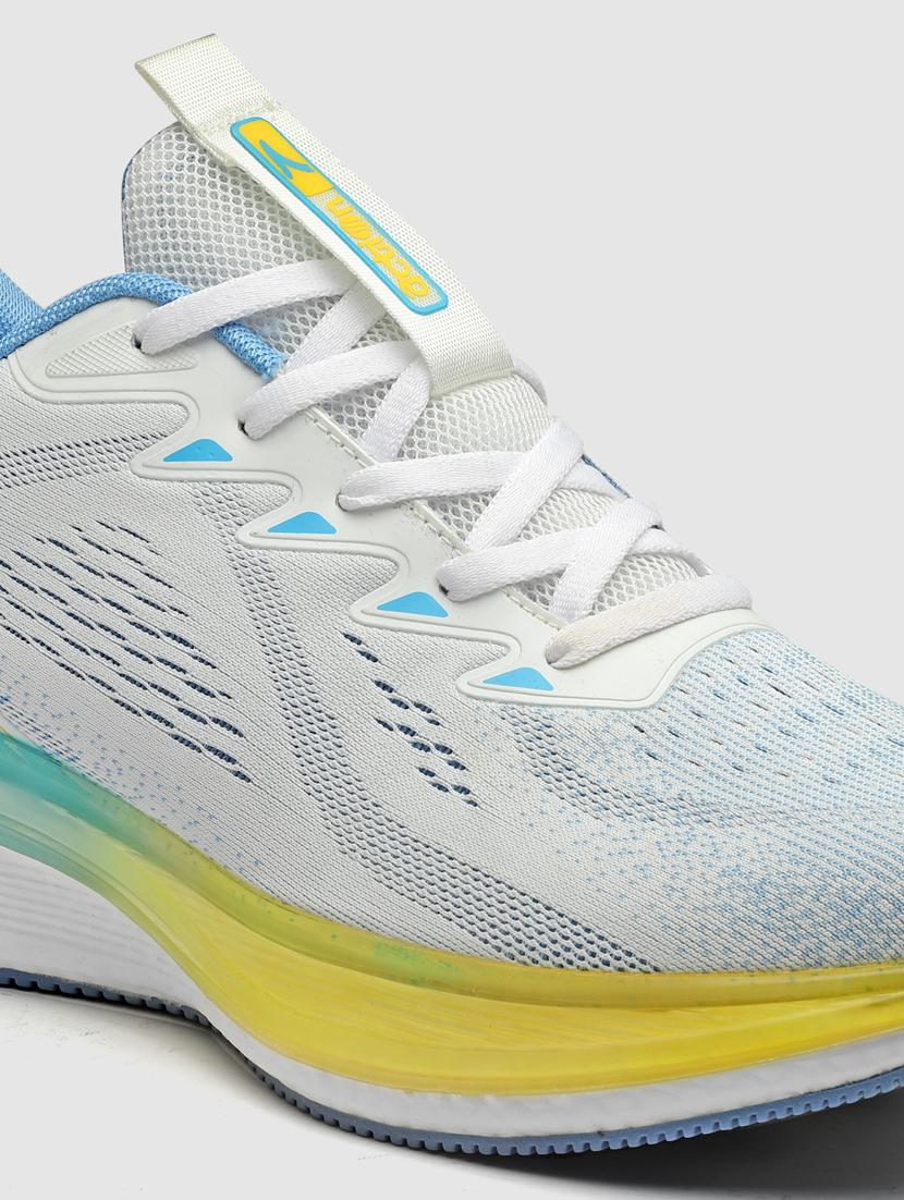 men lace up sports shoes - 21460798 - Standard Image - 5