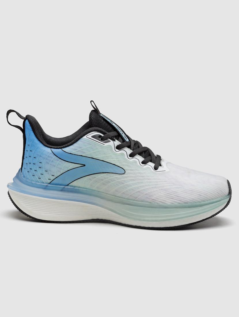 men lace up sports shoes - 21460806 - Standard Image - 3