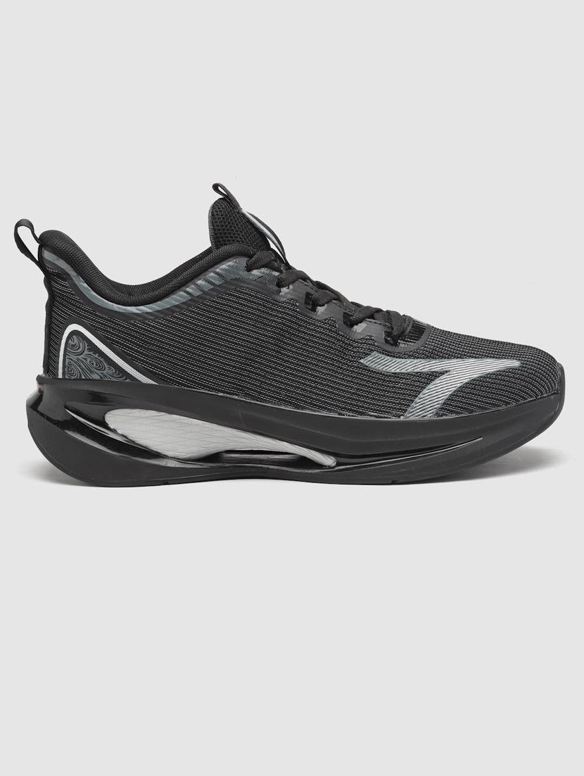 men lace up sports shoes - 21460835 - Standard Image - 3