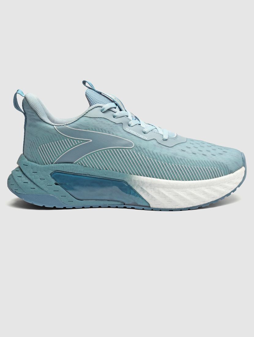 men lace up sports shoes - 21460858 - Standard Image - 3