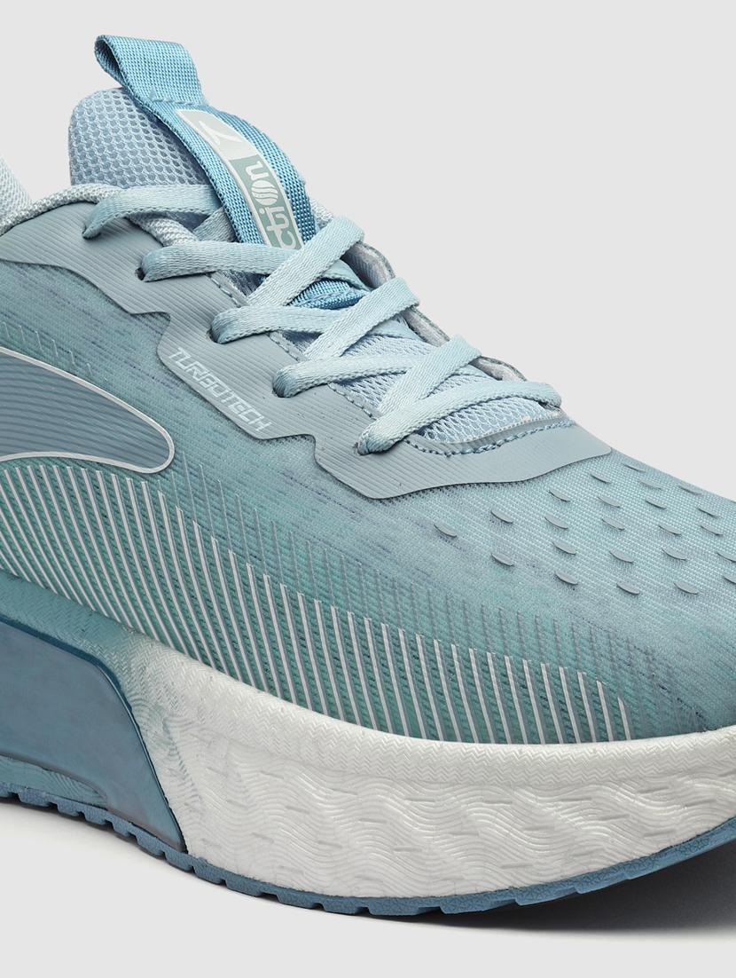 men lace up sports shoes - 21460858 - Standard Image - 5