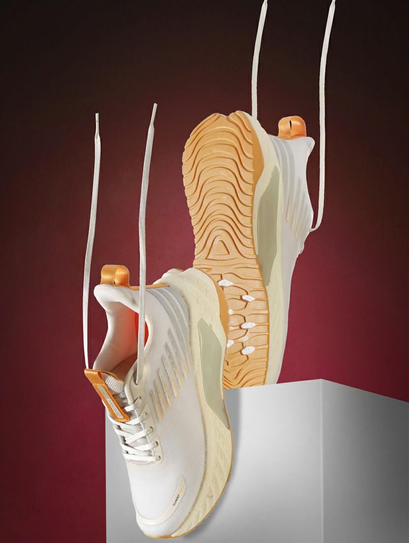 men lace up sports shoes - 21460860 - Zoom Image - 0