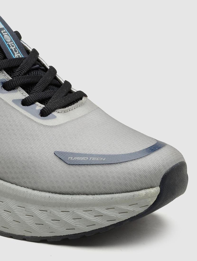 men lace up sports shoes - 21460862 - Standard Image - 5