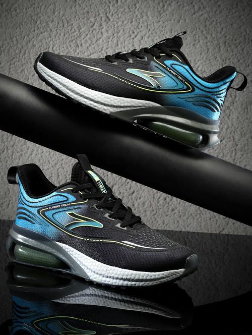 men lace up sports shoes - 21460866 -  Standard Image - 0