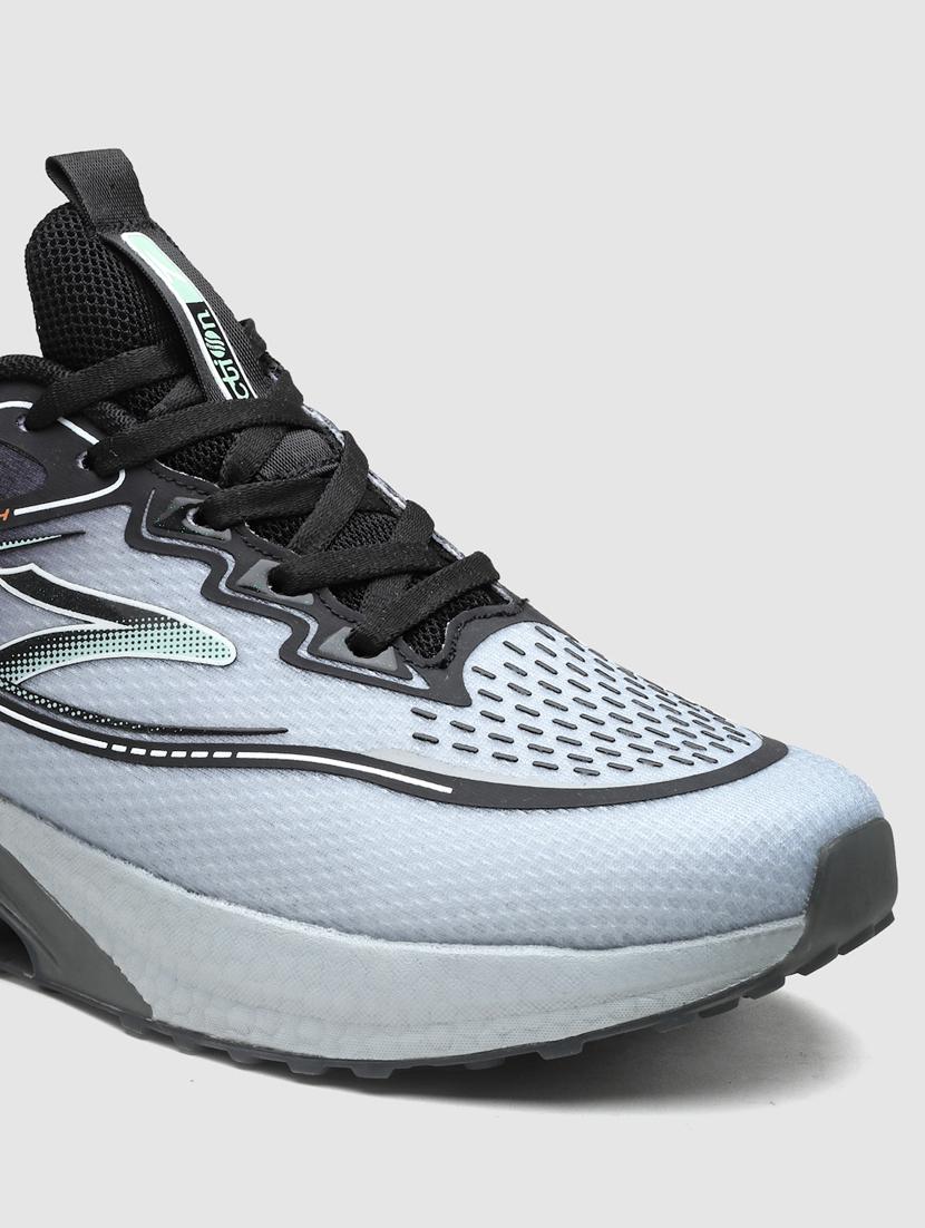 men lace up sports shoes - 21460867 - Standard Image - 5
