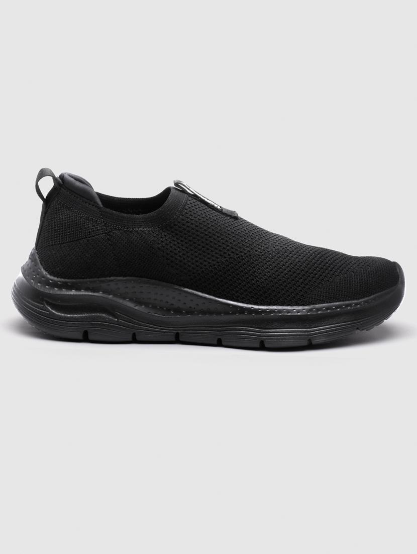 men slip on sports shoes - 21460898 - Standard Image - 3