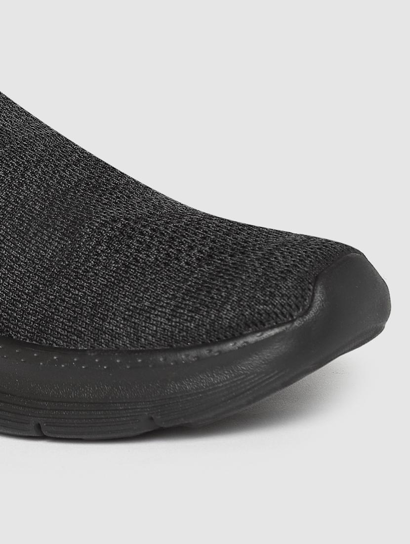 men slip on sports shoes - 21460903 - Standard Image - 5