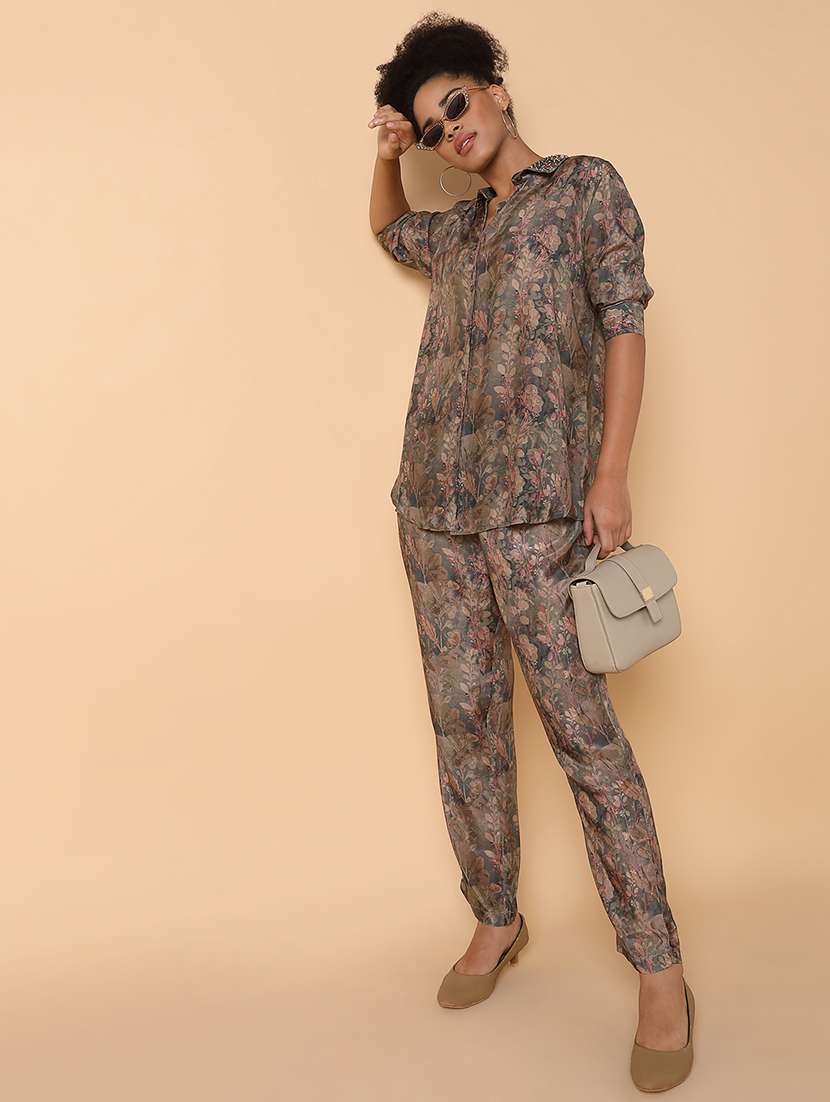 women printed shirt and trouser co-ord set - 21463495 -  Standard Image - 5