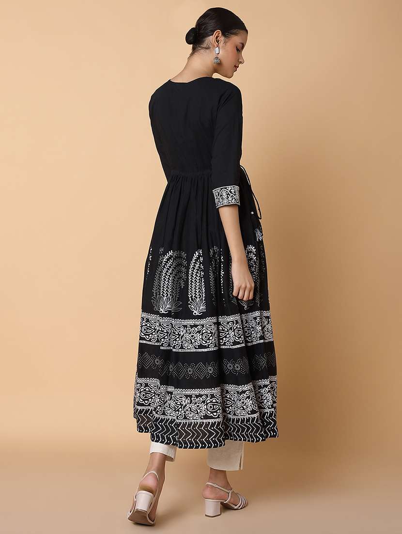 women three quarter sleeve anarkali kurta - 21463682 -  Standard Image - 3