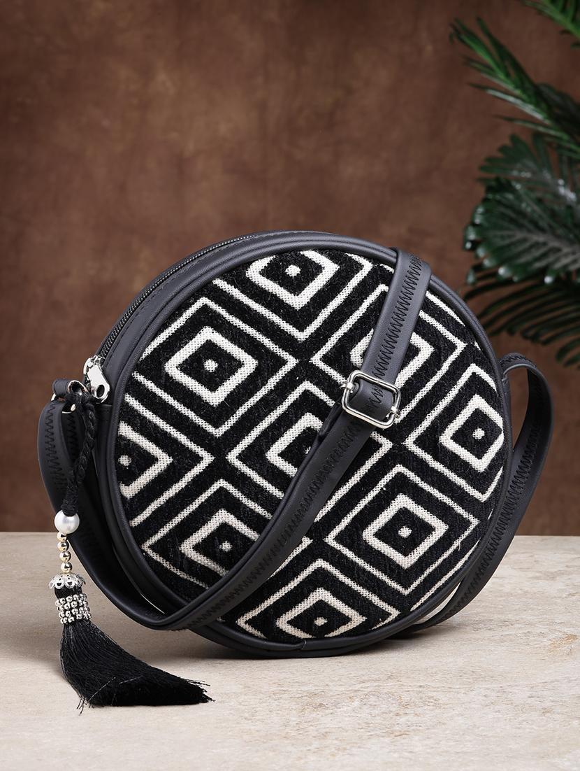 women cotton printed sling bag - 21466986 -  Zoom Image - 0