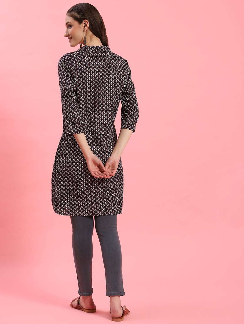 women burgundy rayon straight kurta - 21468066 -  Standard Image - 3