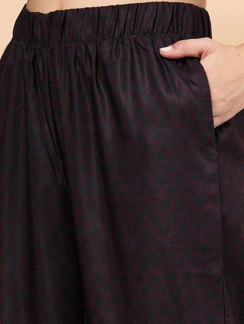 women black mandarin neck kurta pant set  - 21468582 -  Standard Image - 5