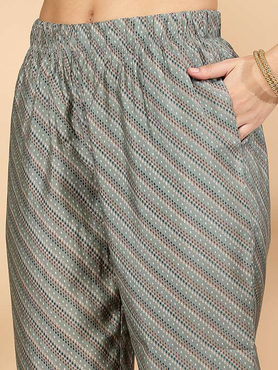 women grey printed kurta pant set with dupatta - 21468590 -  Standard Image - 5