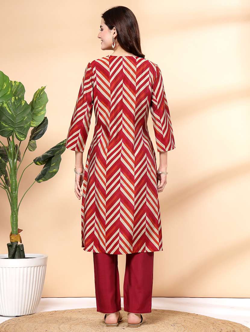 women maroon chevron printed kurta pant set - 21468622 -  Standard Image - 3