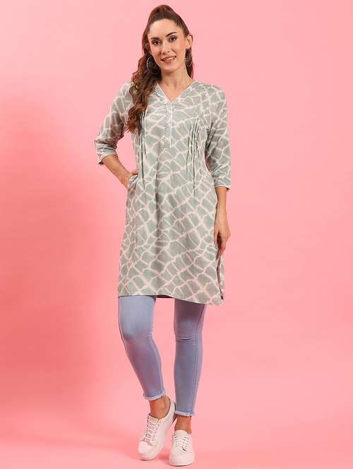 women green rayon straight kurta - 21473593 - Standard Image - 0