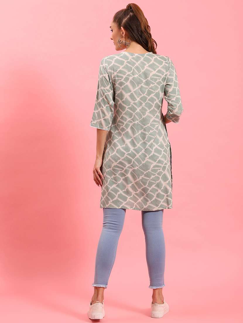 women green rayon straight kurta - 21473593 - Standard Image - 3