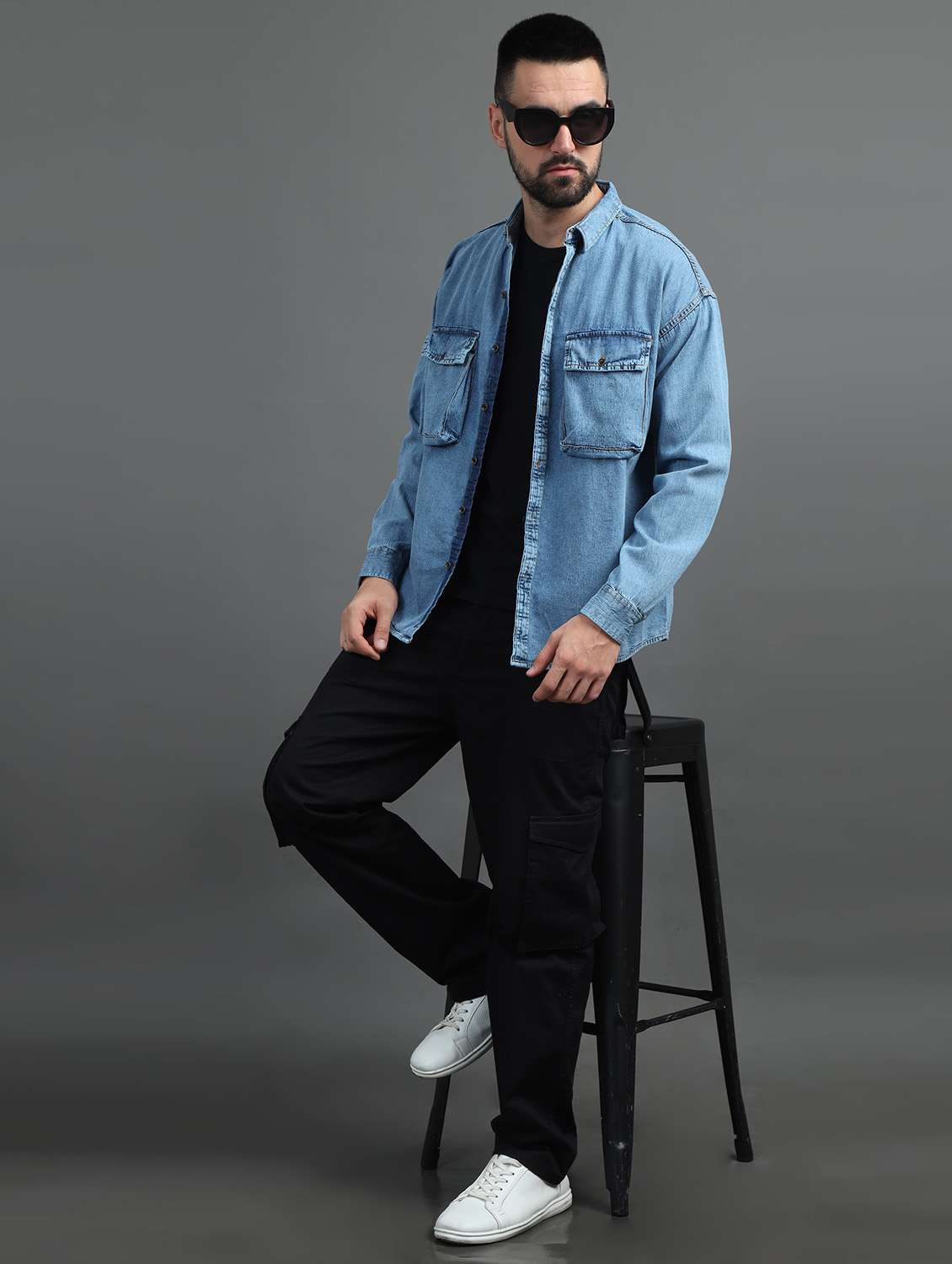 men light blue loose fit plain ddnim casual shirt with double pockets