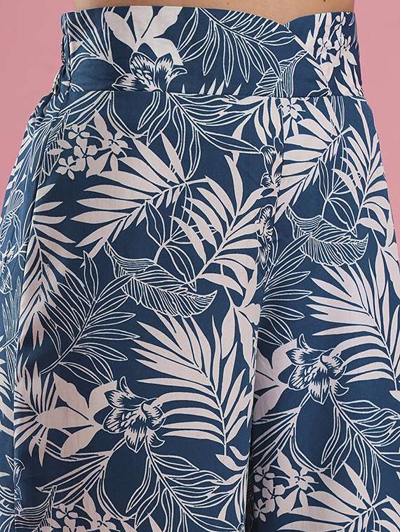 women's green tropical flutter sleeves crop & flare hem mid rise ankle length trouser co-ord set - 21486231 -  Standard Image - 5