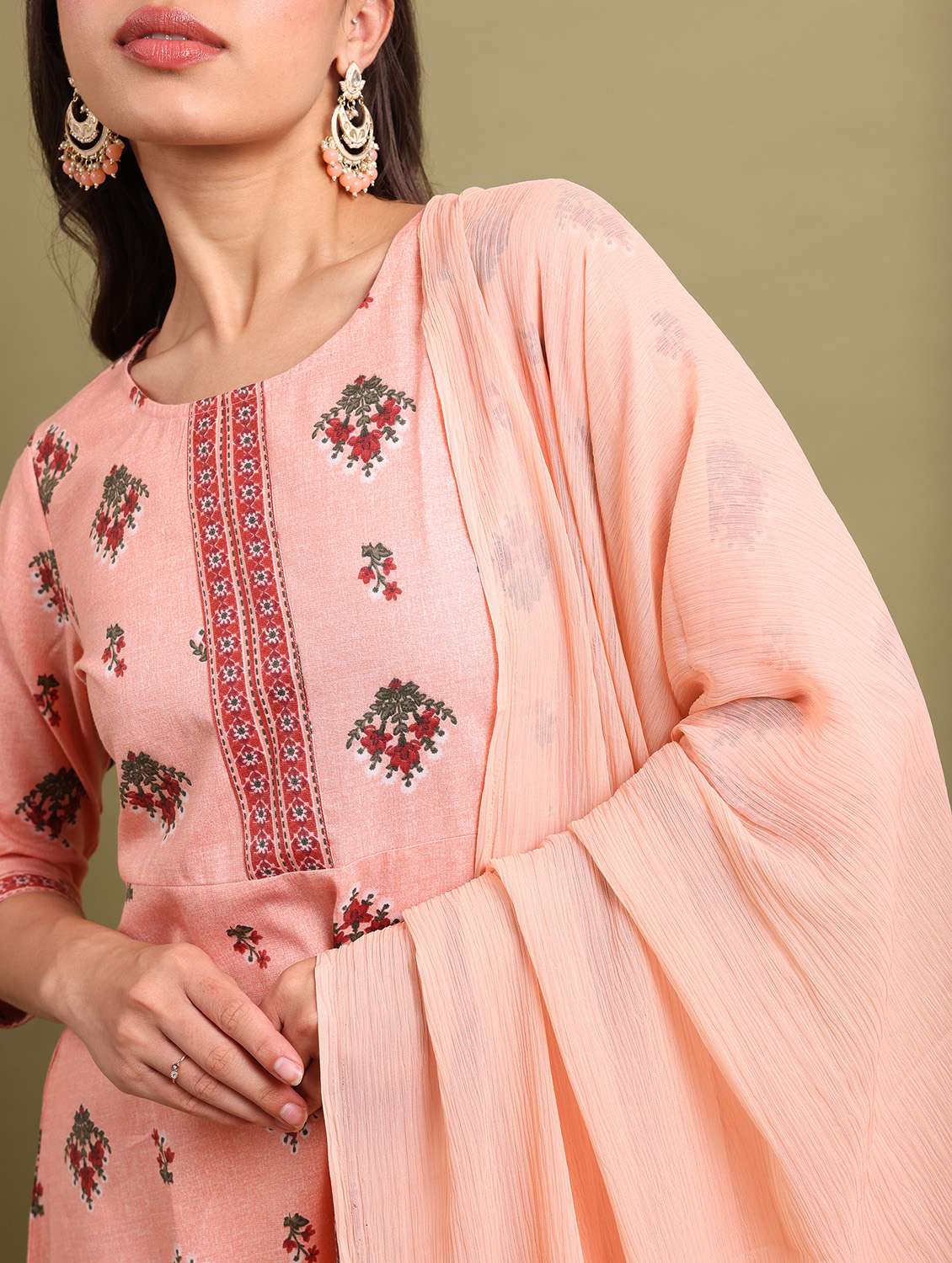 women kurta palazzo set with dupatta - 21486494 -  Standard Image - 3