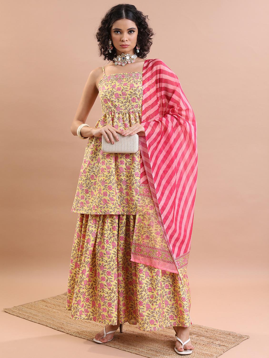 women floral printed kurta sharara set with dupatta - 21486513 - Zoom Image - 0