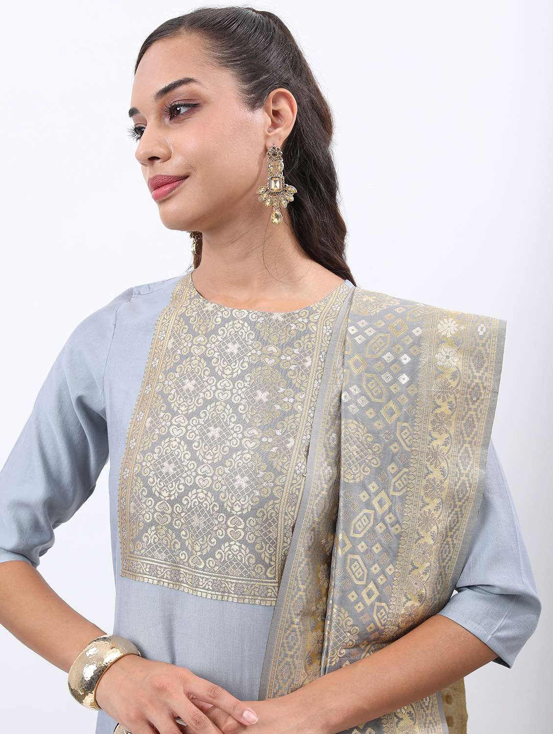 women self design kurta pant set with dupatta - 21486542 - Standard Image - 3