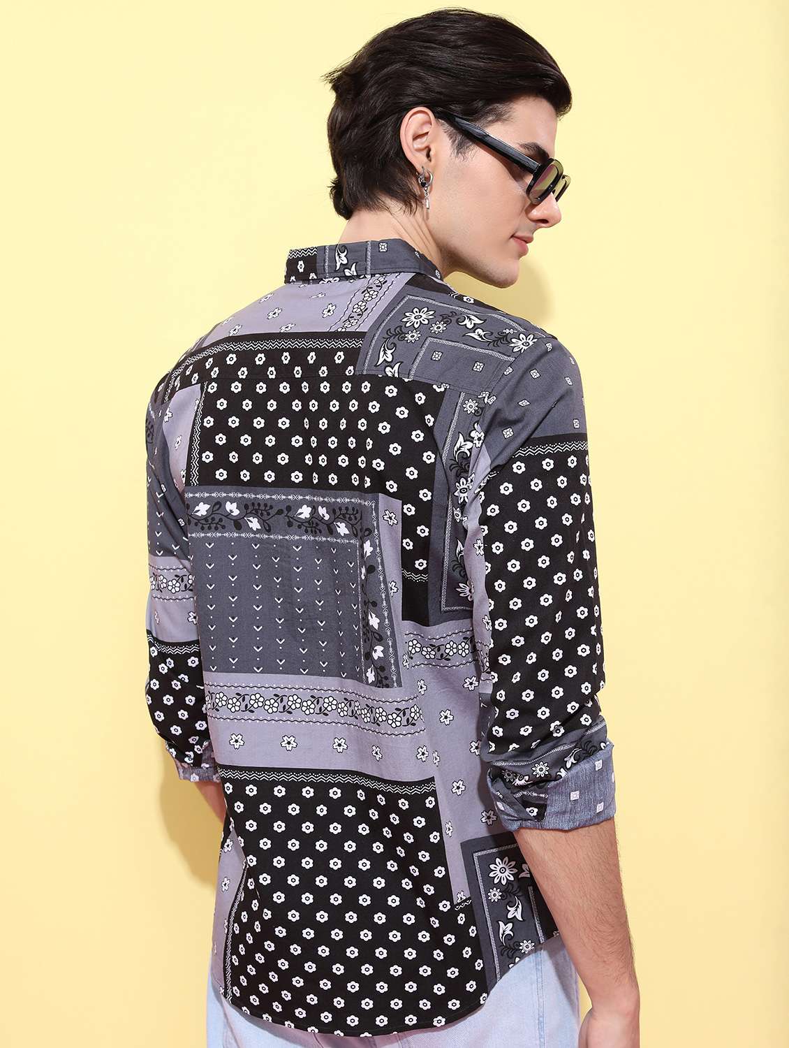 men collared printed casual shirt - 21486807 -  Standard Image - 3