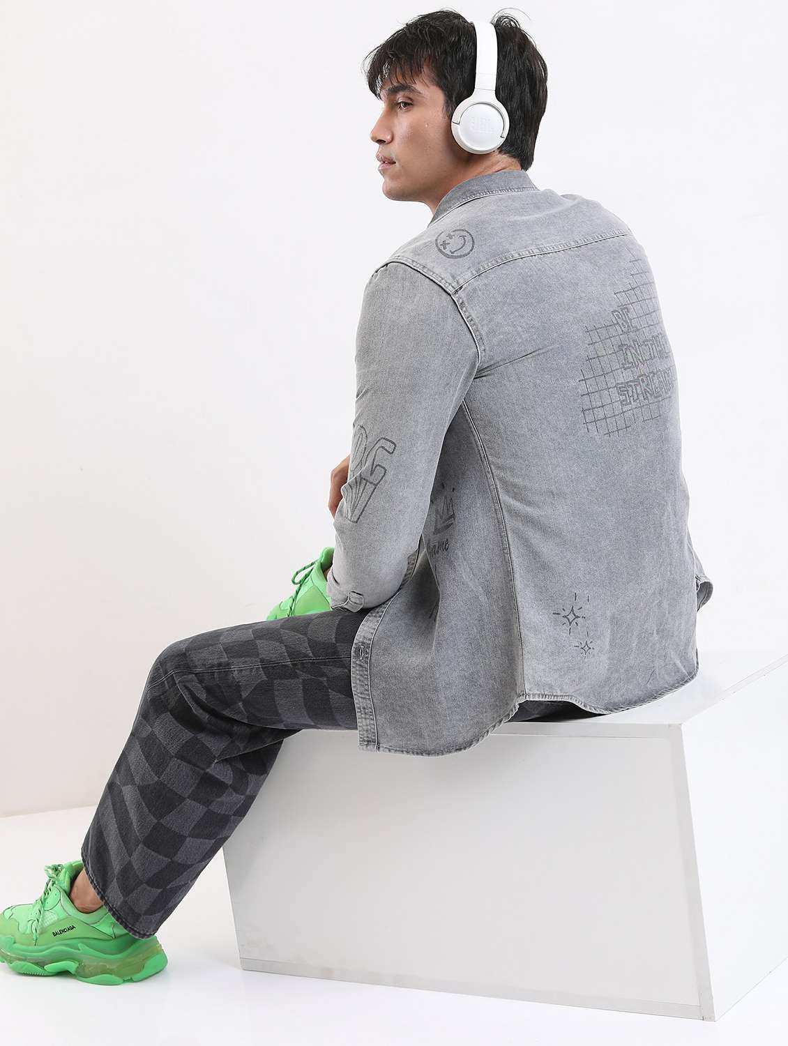 men grey  collared neck casual shirts - 21486903 -  Standard Image - 3