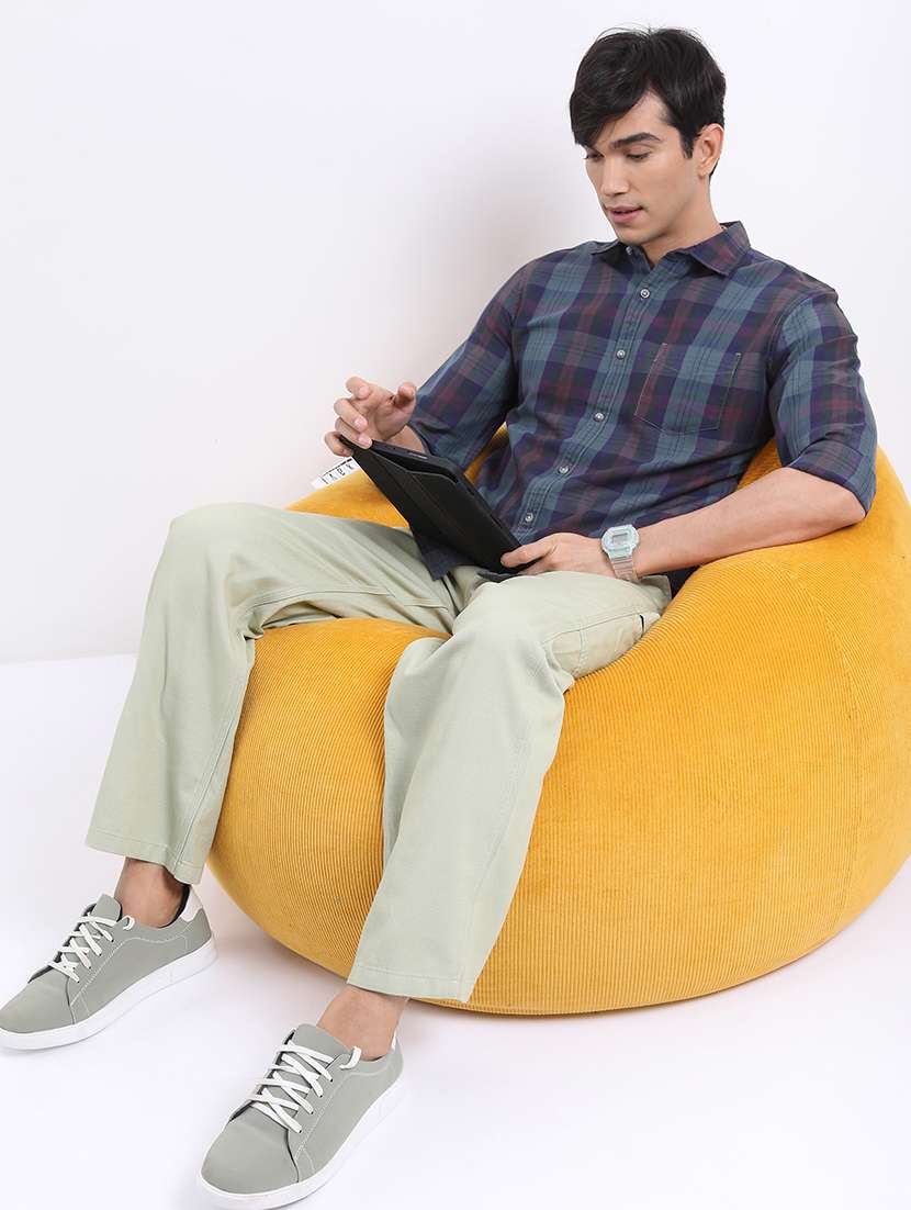 men long sleeved checkered casual shirt - 21486945 -  Standard Image - 3