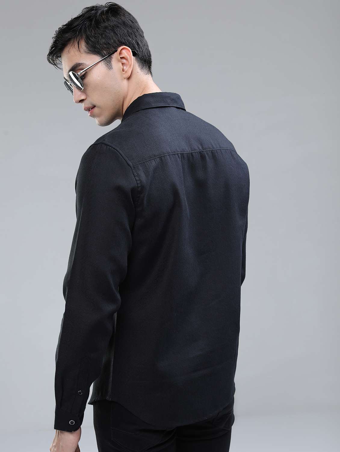 men black collared neck casual shirts - 21487101 -  Standard Image - 3