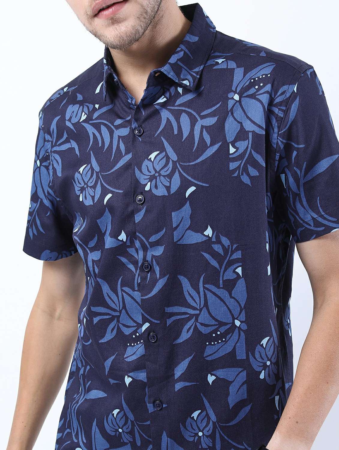 men short sleeved printed casual shirt - 21487166 -  Standard Image - 5