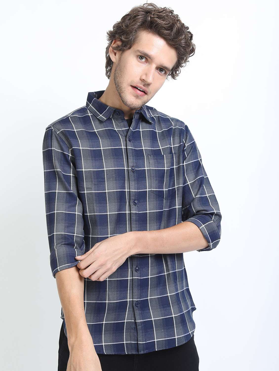 men collared long sleeves casual shirt
