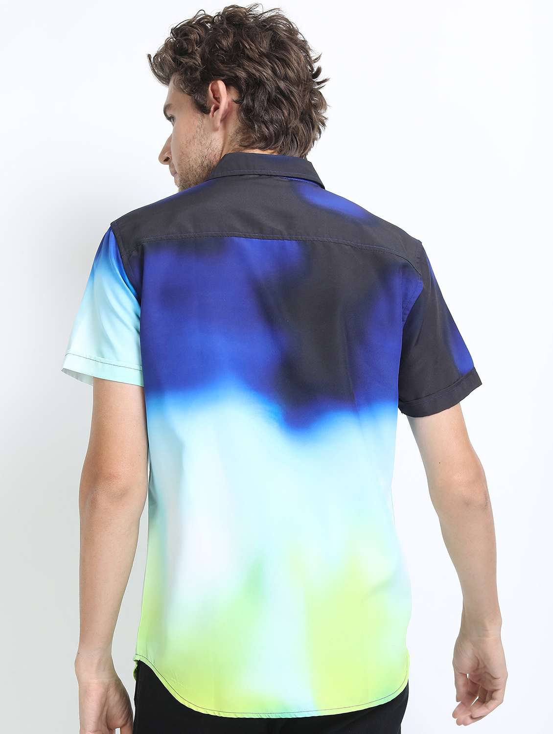 men collared short sleeves casual shirt - 21487257 -  Standard Image - 3