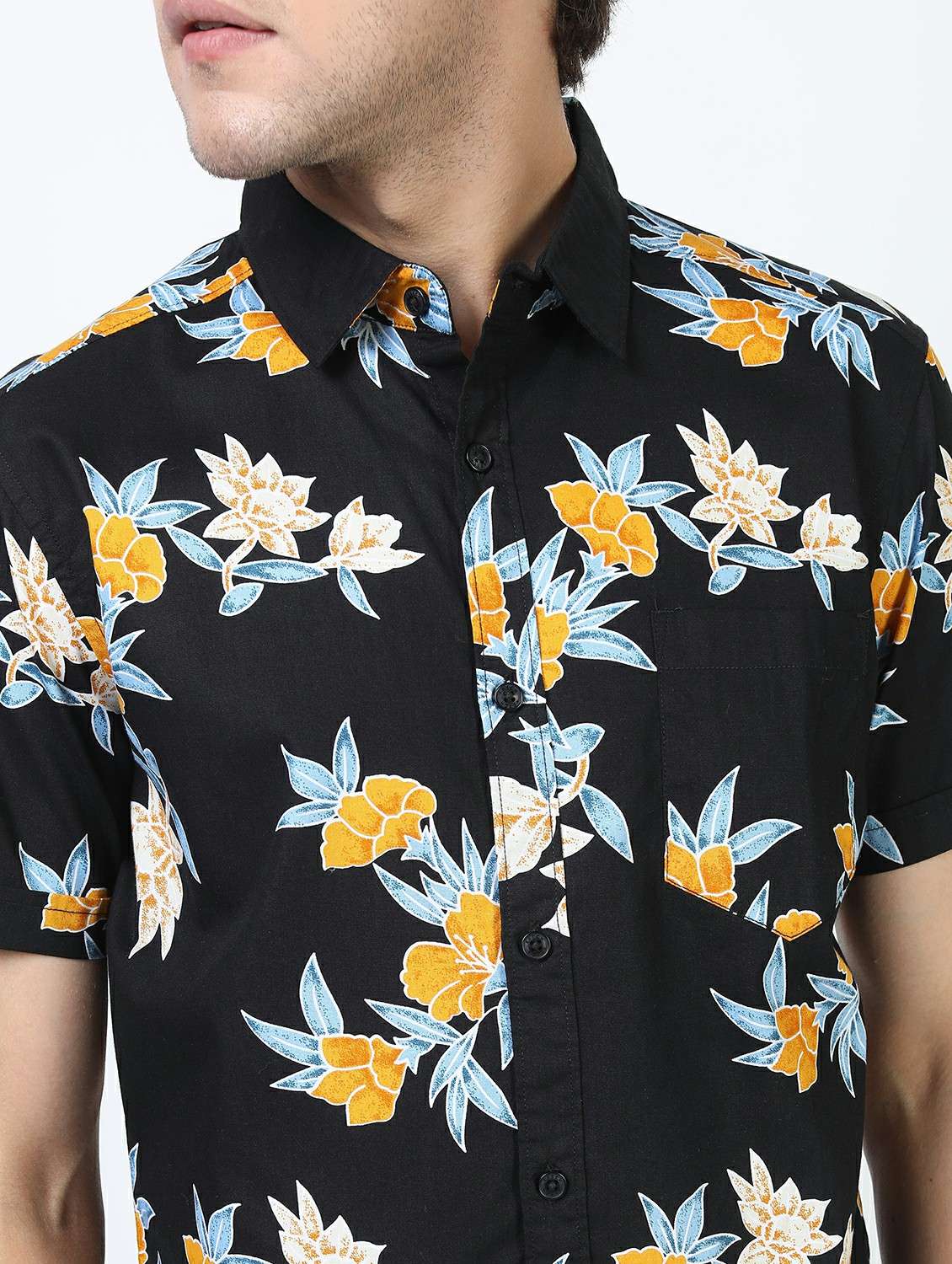 men collared short sleeves casual shirt - 21487267 -  Standard Image - 5