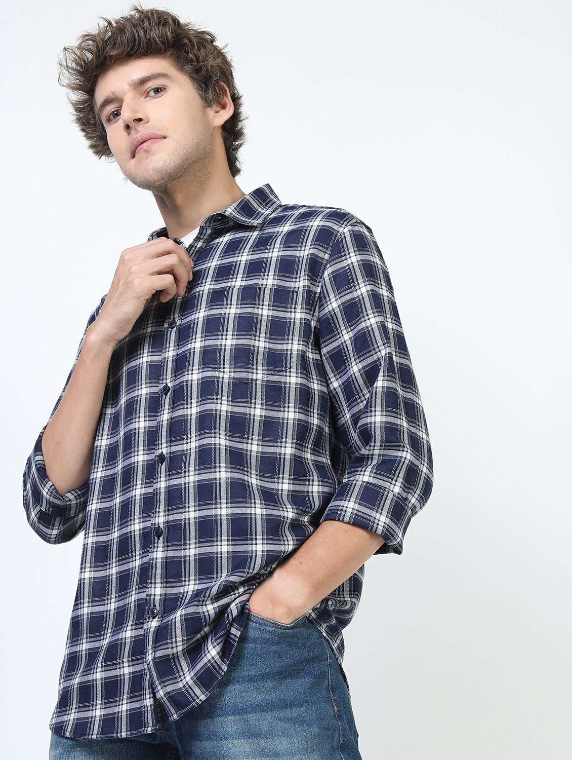men collared long sleeves casual shirt