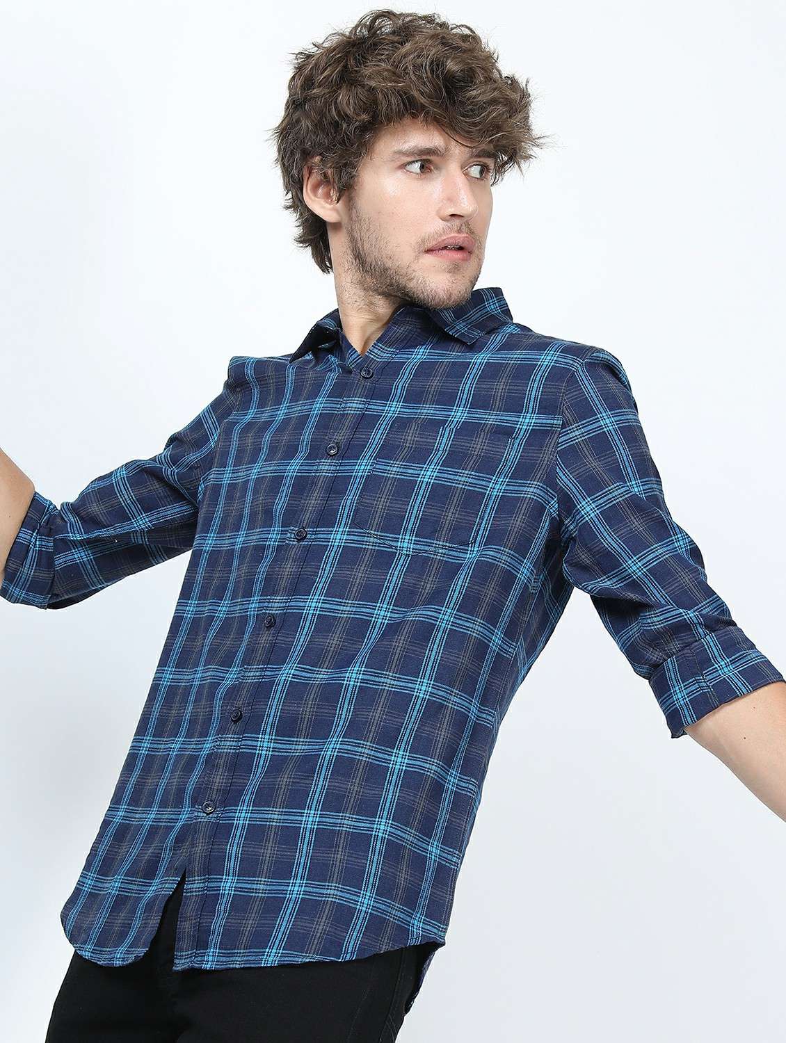 men long sleeved checkered casual shirt