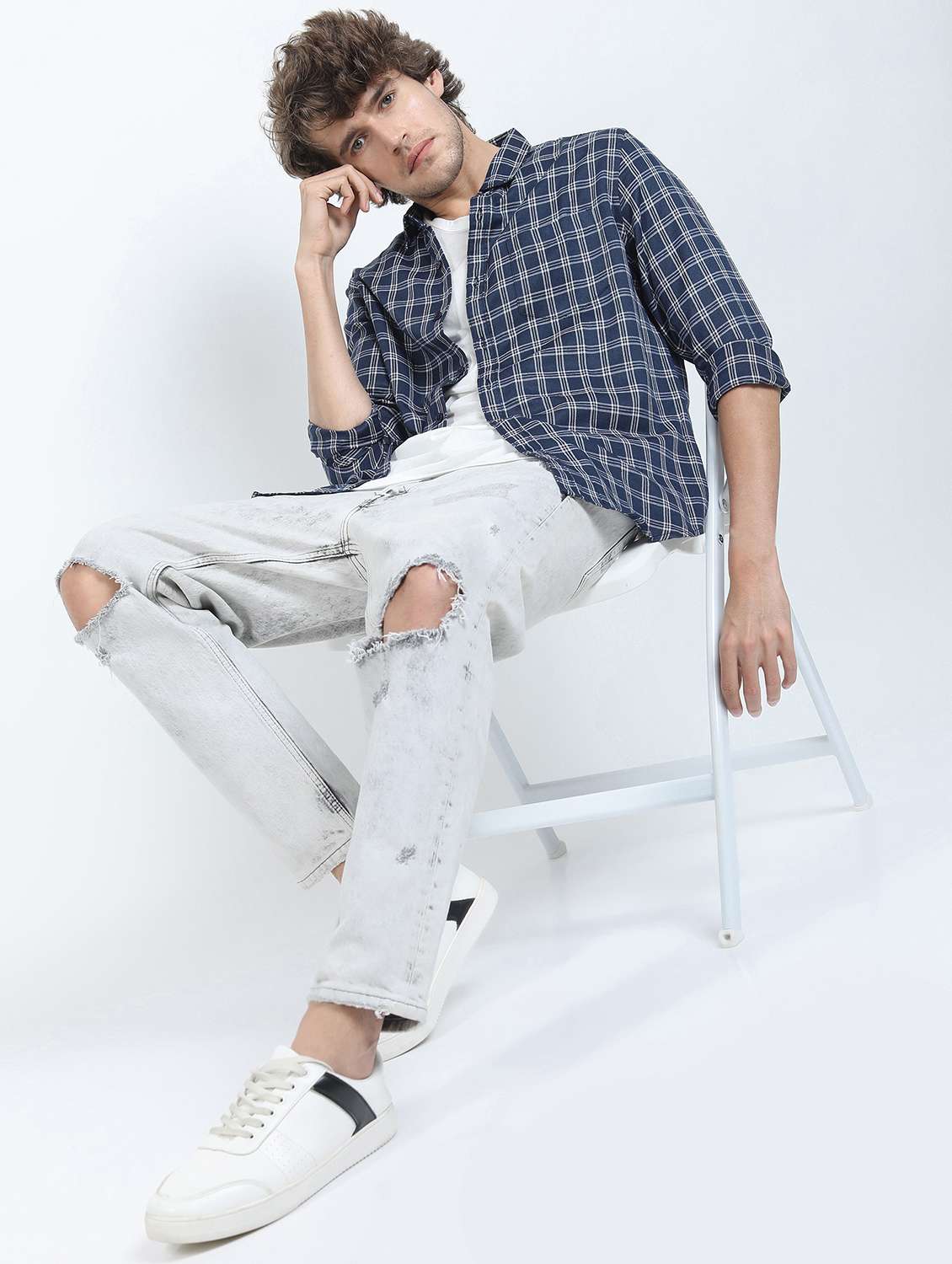 men long sleeved checkered casual shirt - 21487416 -  Standard Image - 3