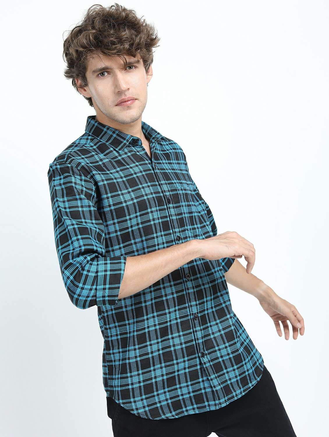 men long sleeved checkered casual shirt