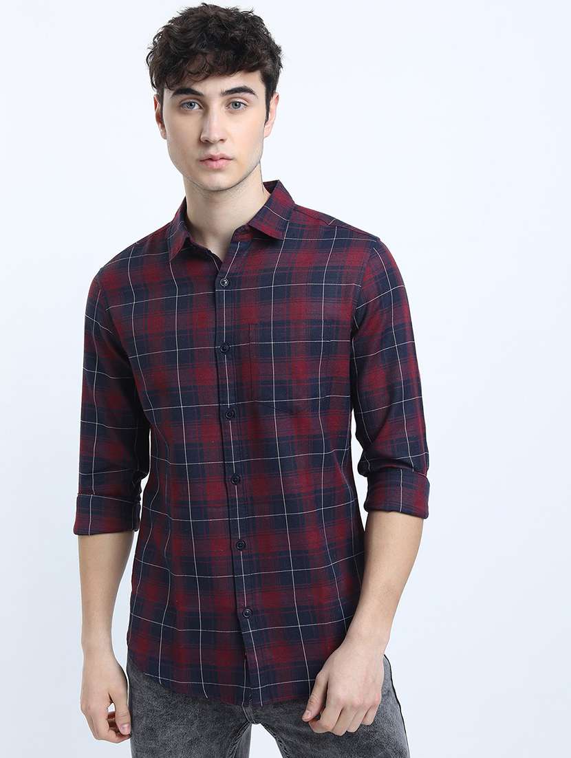 men long sleeved checkered casual shirt