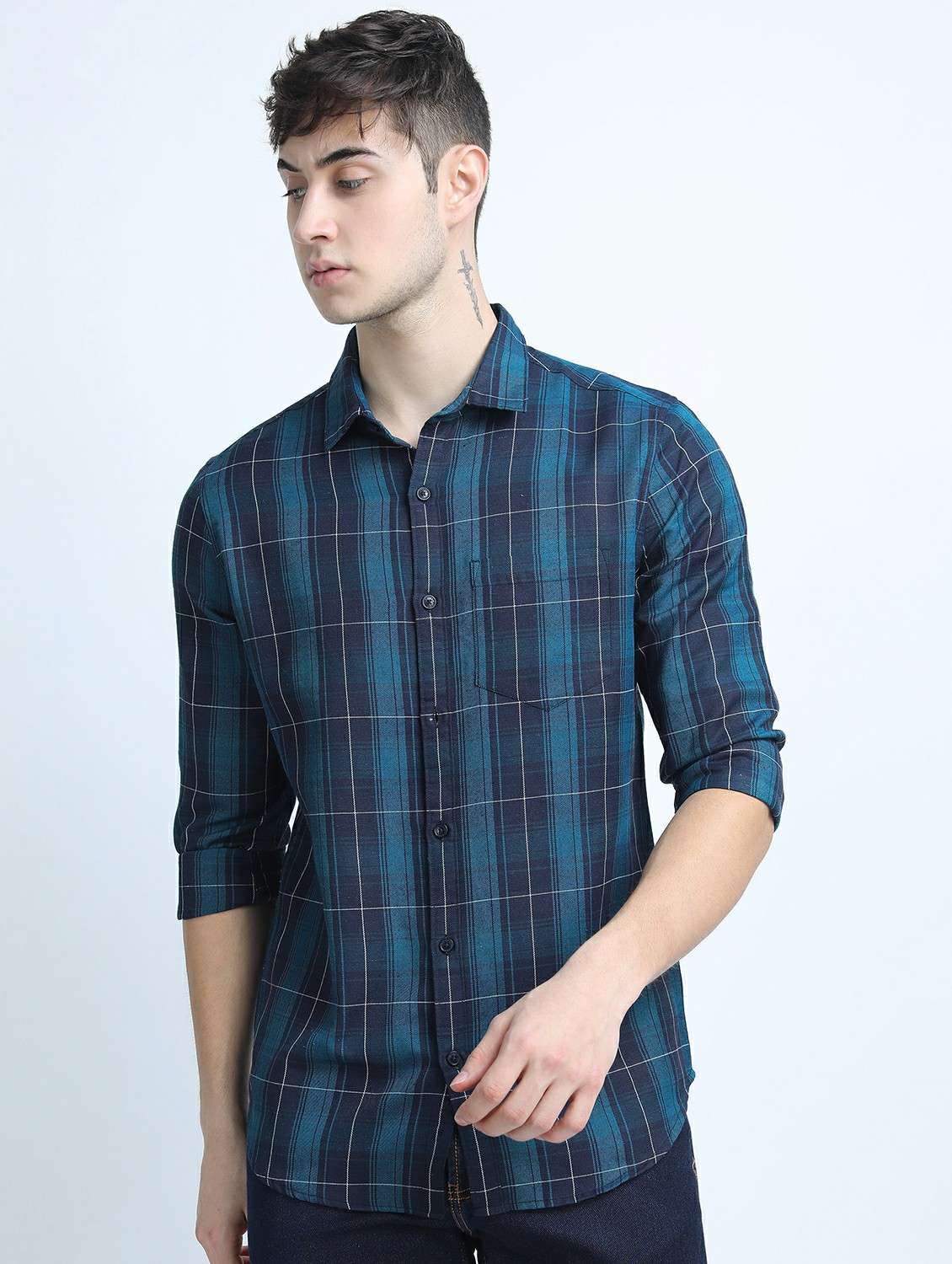 men collared checks casual shirt