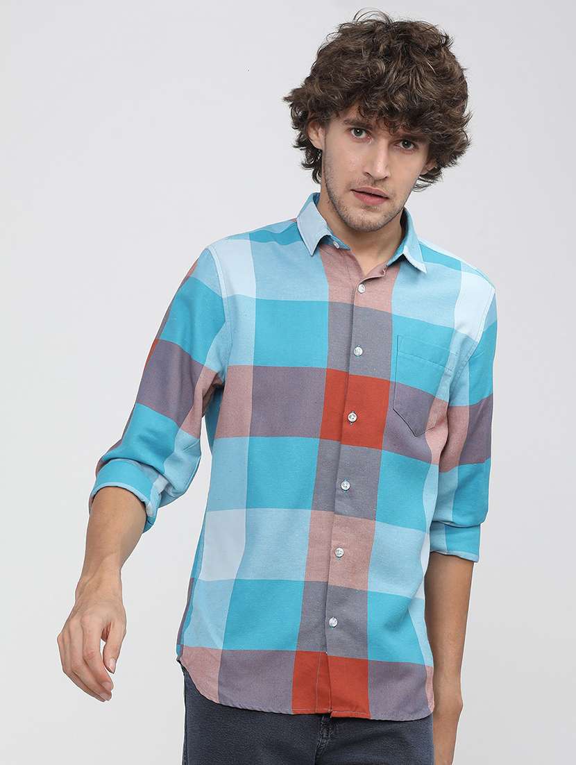 men collared checks casual shirt
