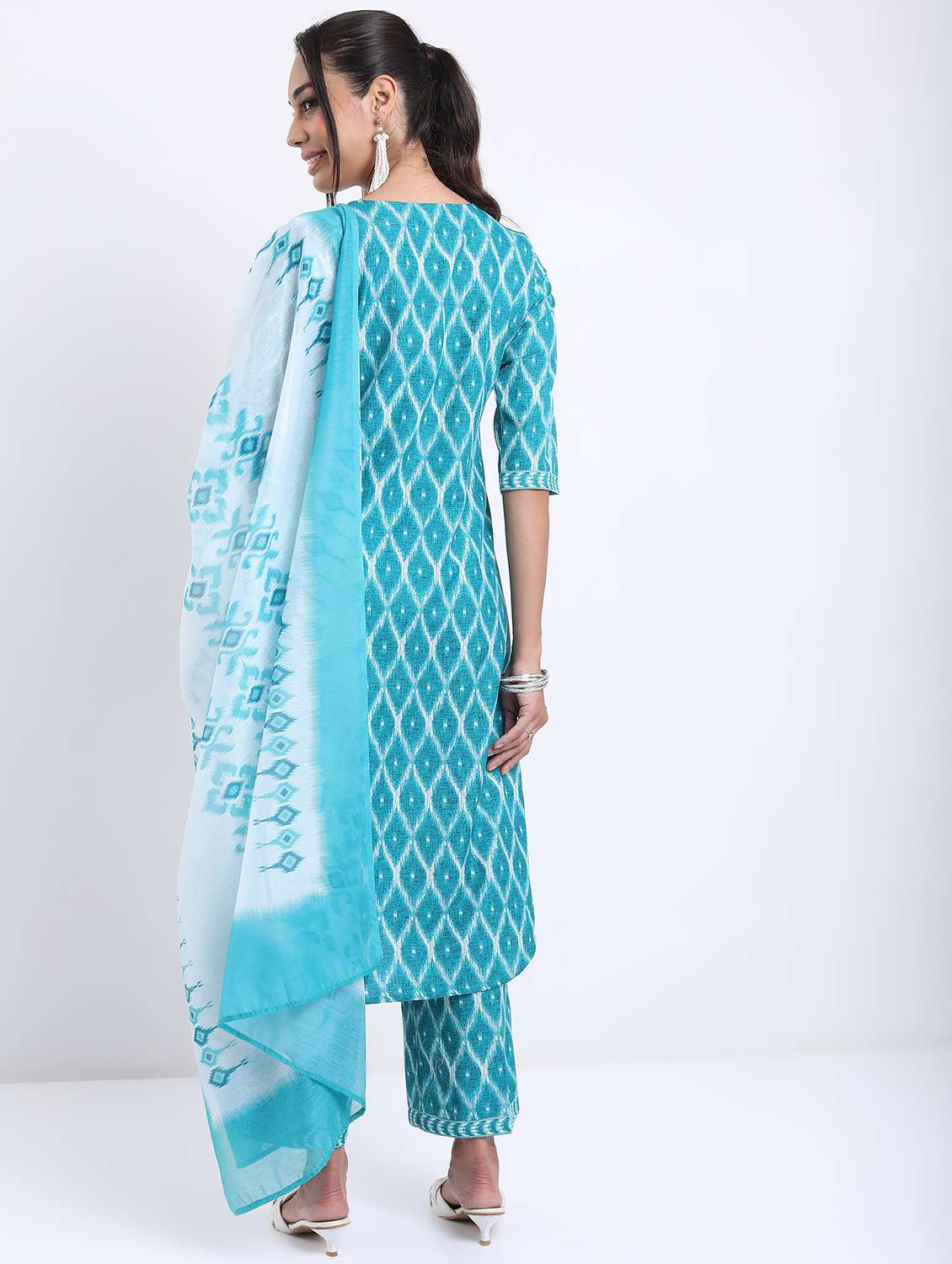 women light blue kurta palazzo set with dupatta - 21488140 -  Standard Image - 3