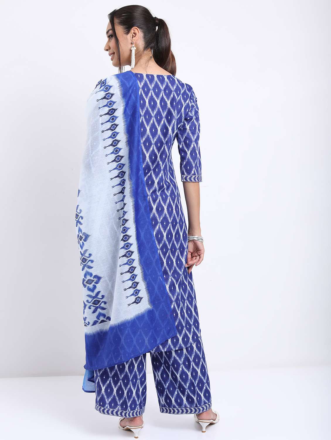 women ikat printed kurta palazzo set with dupatta - 21488143 - Standard Image - 3